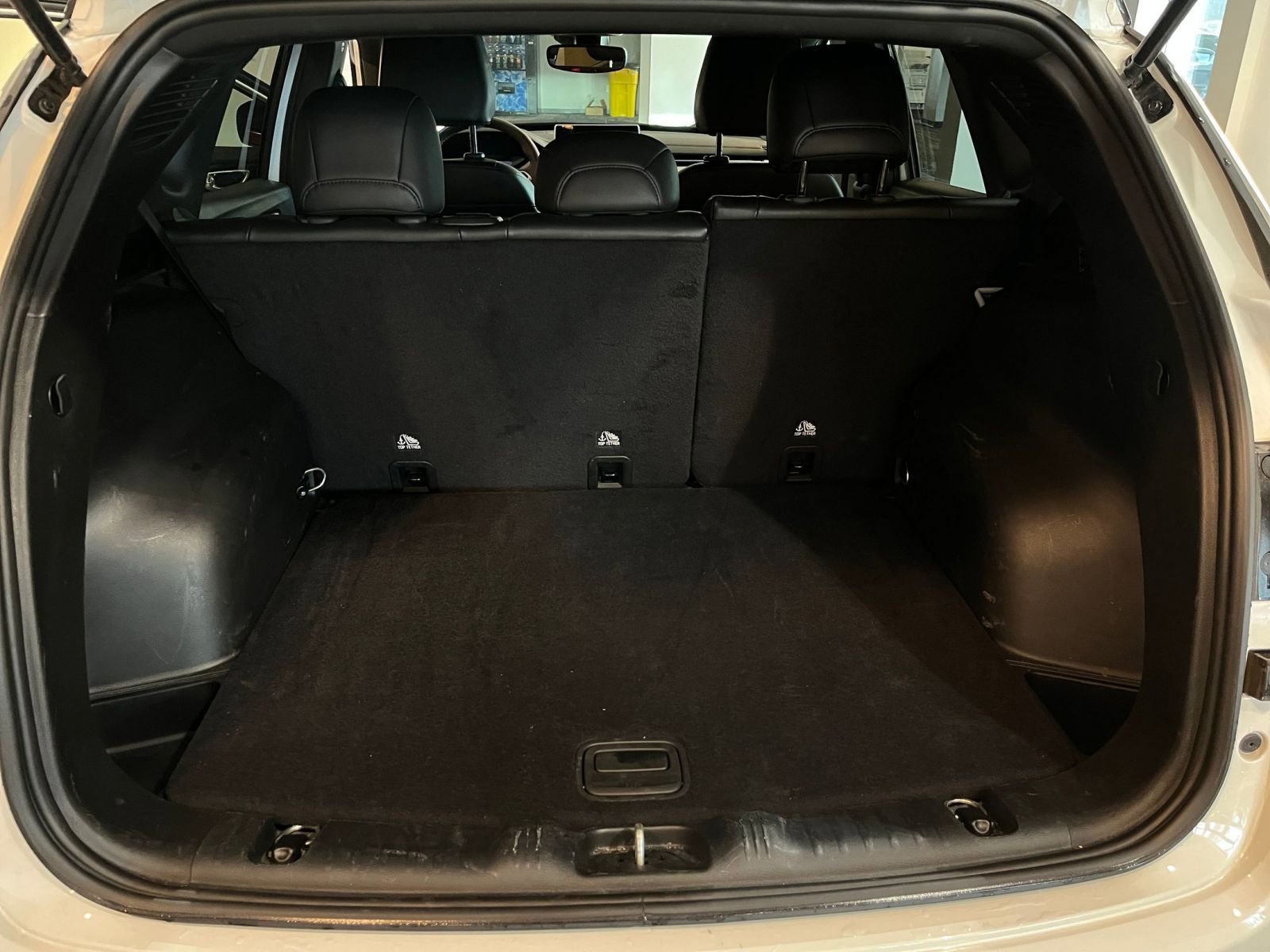 Used 2025 Jeep Compass Limited image 31