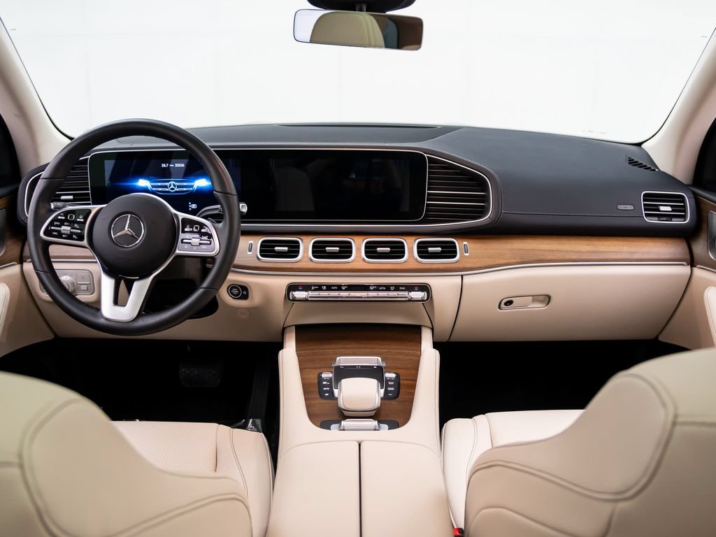 Used 2022 Mercedes-Benz GLS 450 4MATIC image 11