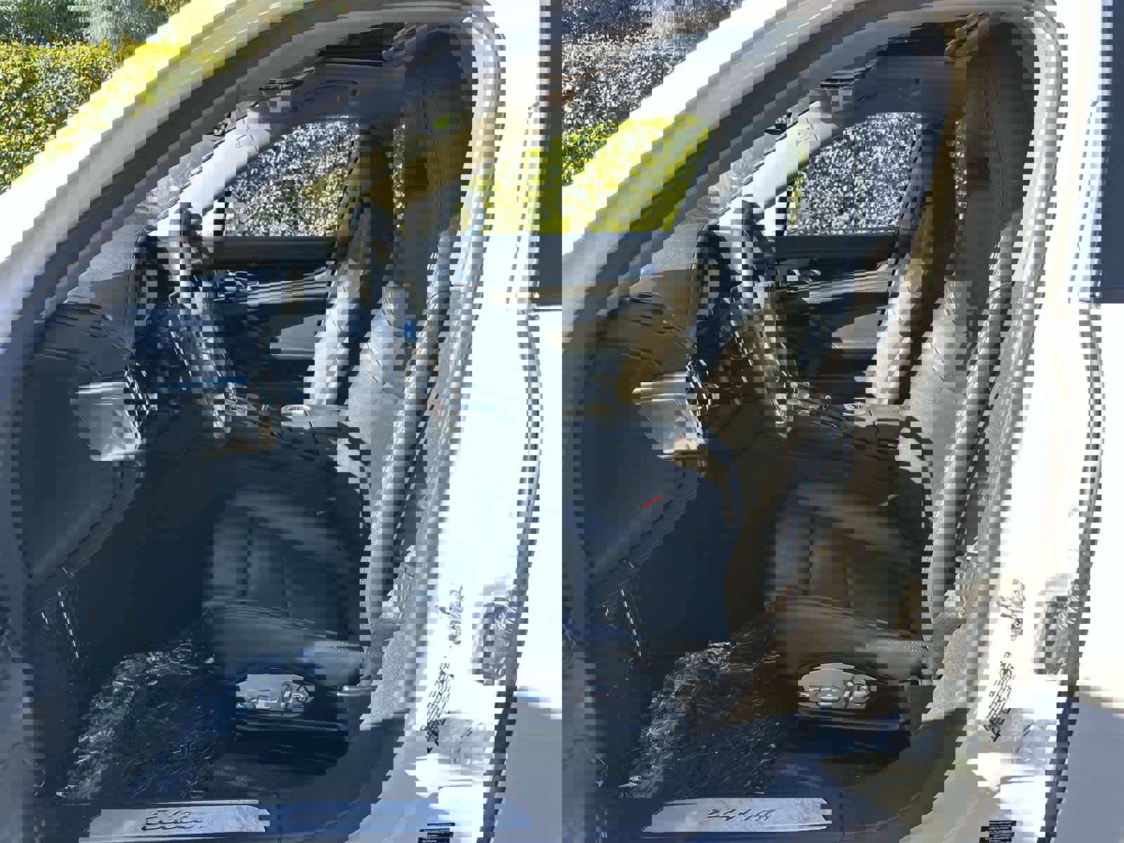 Used 2016 Porsche Panamera 4 image 11