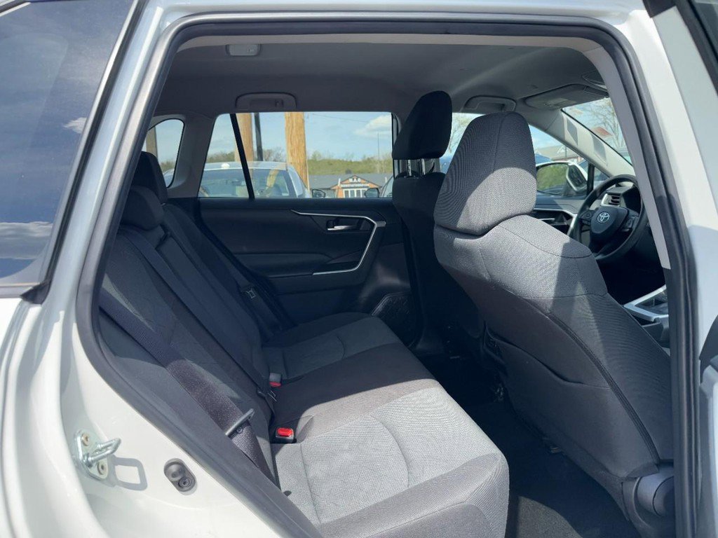 Used 2024 Toyota RAV4 XLE FWD image 12