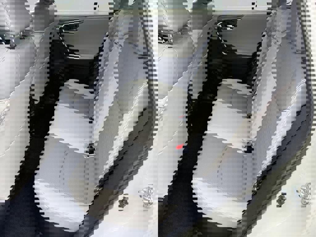 Used 2022 Toyota RAV4 Limited w/ Limited Grade Weather Package image 8