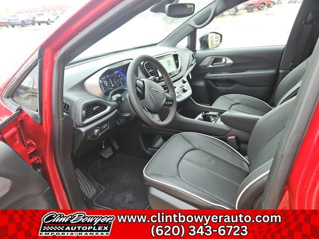 New 2026 Chrysler Pacifica Limited w/ S Appearance Package image 14