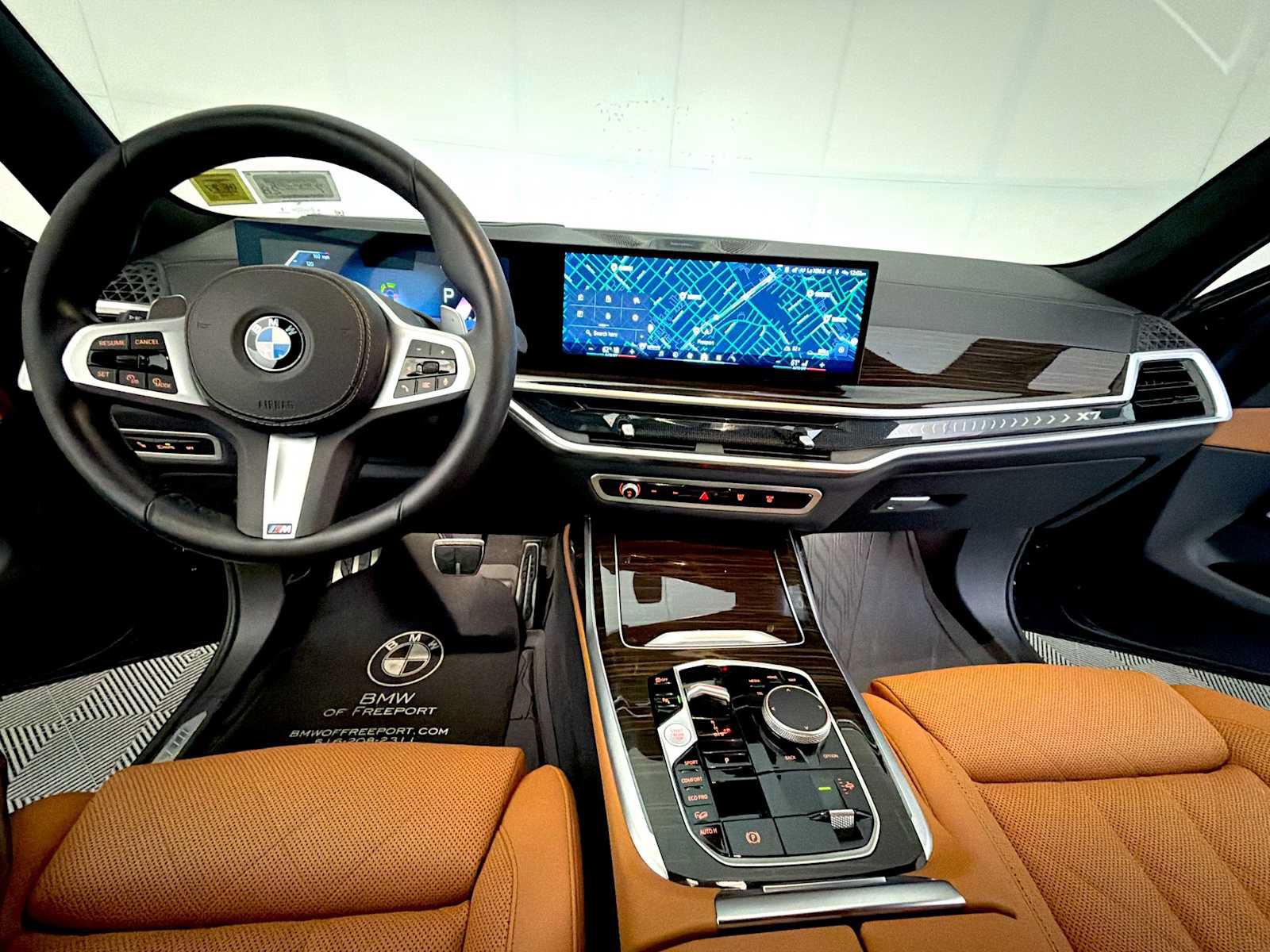 Used 2024 BMW X7 xDrive40i w/ M Sport Package AWD/4WD image 16