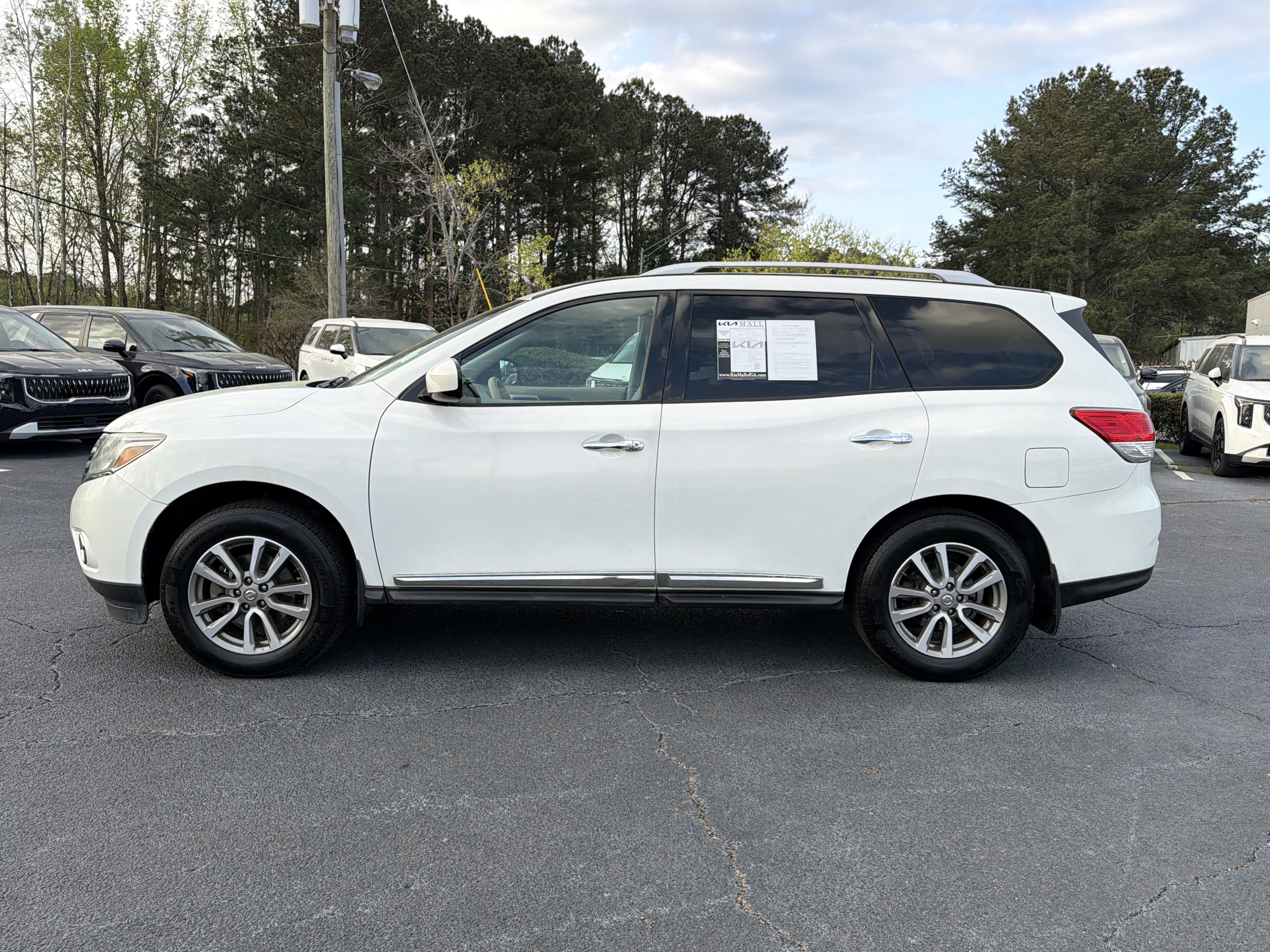 Used 2014 Nissan Pathfinder SL w/ SL Premium Package image 4