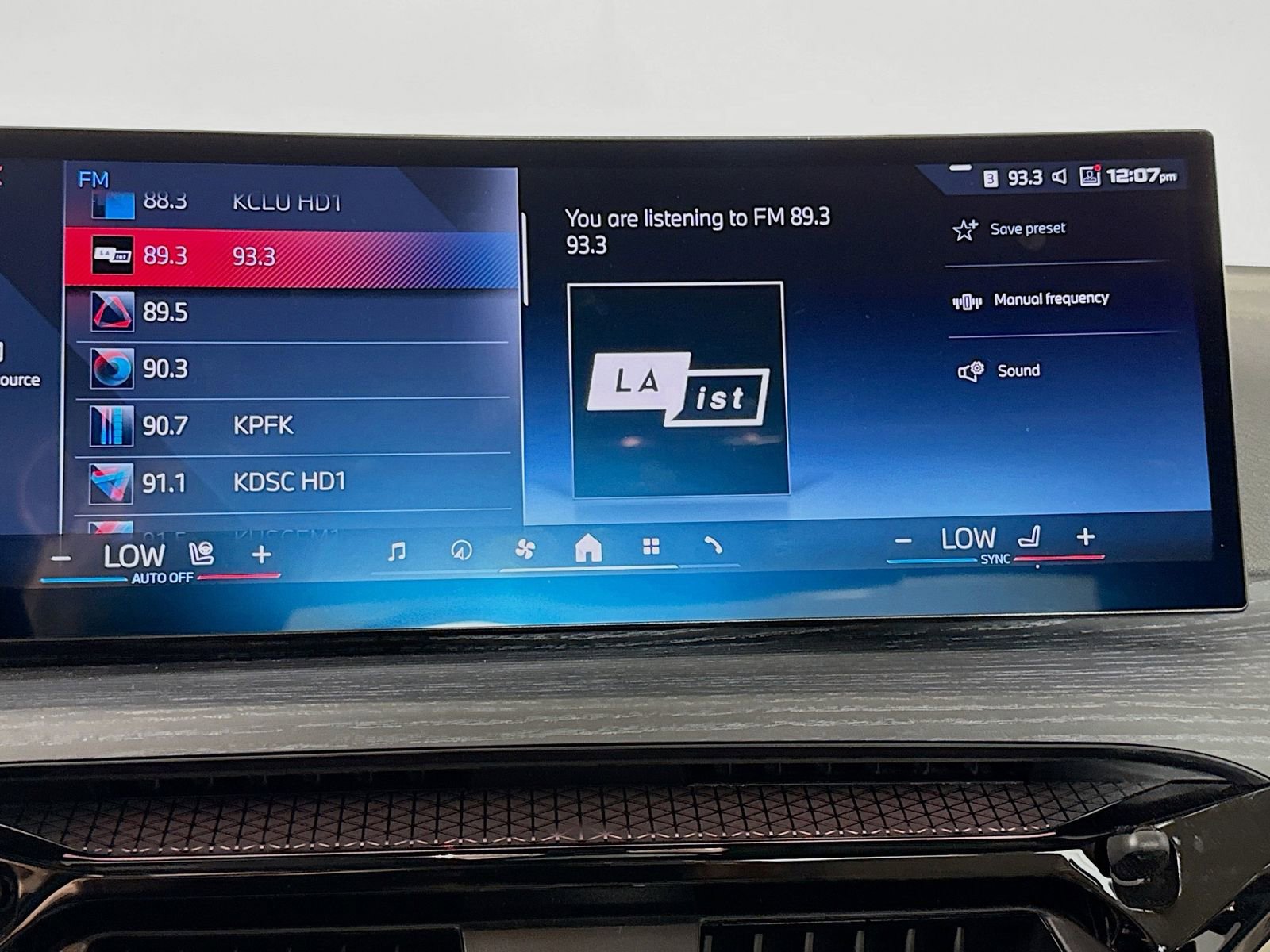 Used 2025 BMW M340i w/ Premium Package image 15