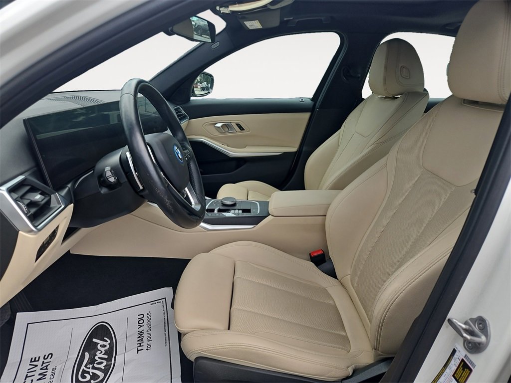 Used 2024 BMW 330e xDrive image 9
