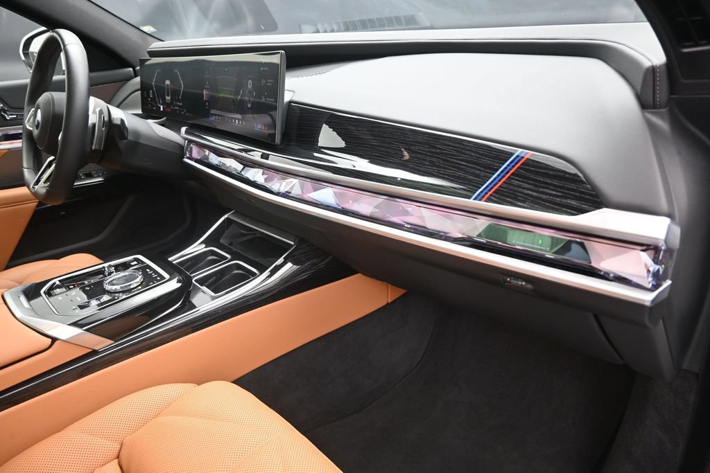 Used 2026 BMW 740i RWD image 24