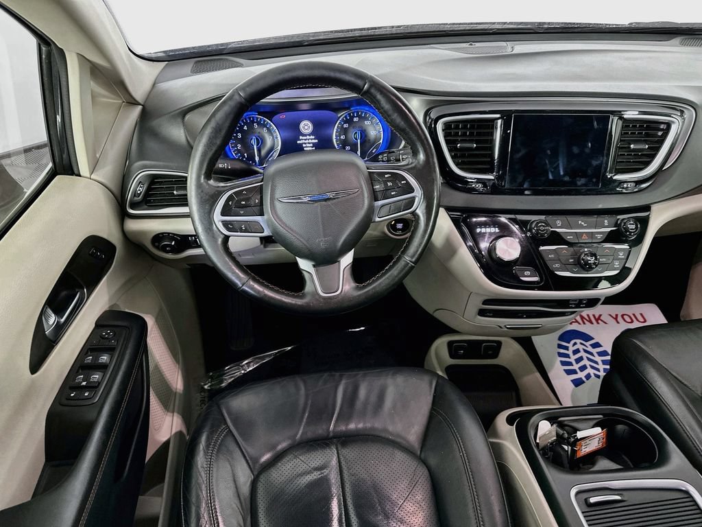 Certified 2020 Chrysler Pacifica Touring-L Plus FWD image 29