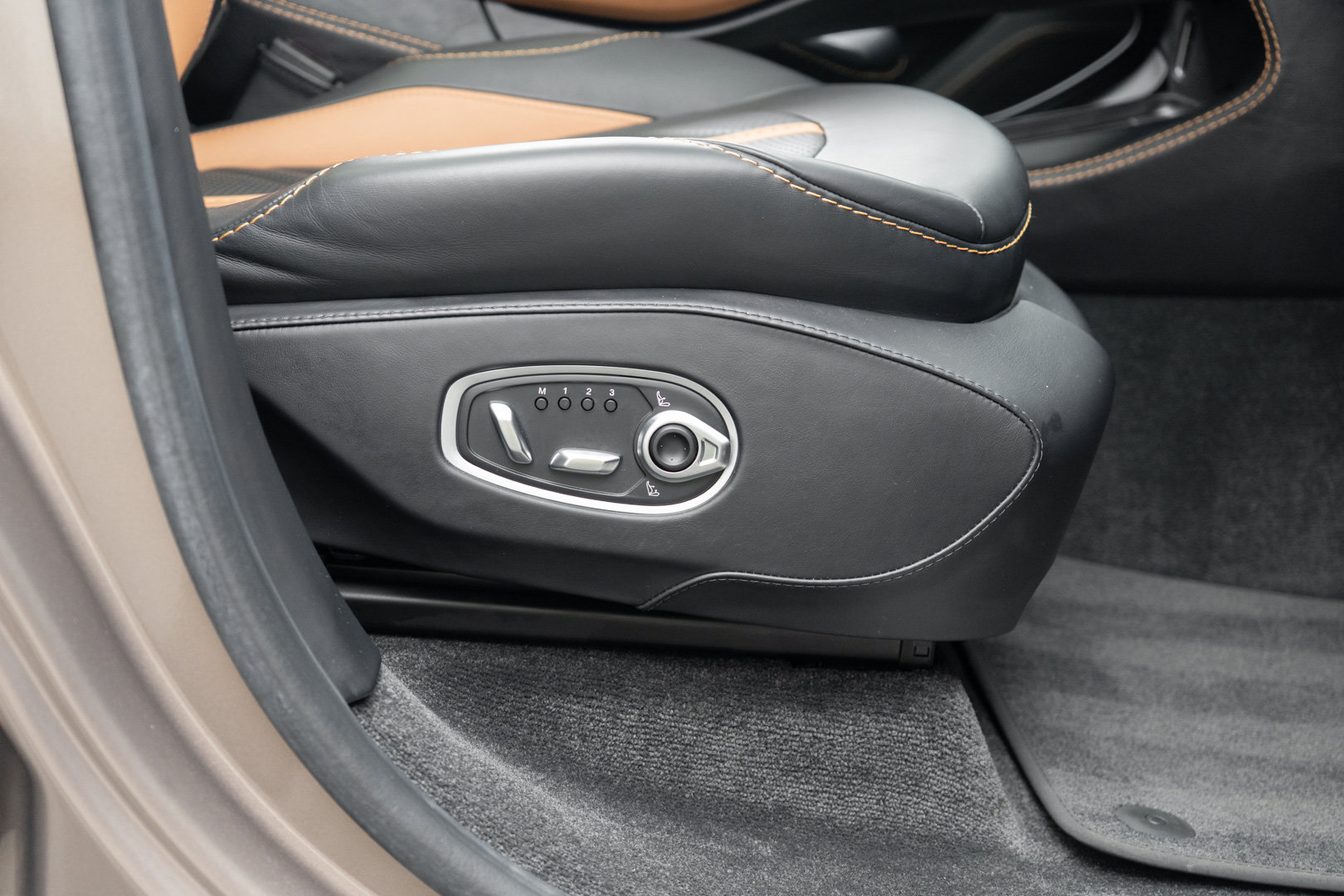 Used 2023 Aston Martin DBX 707 AWD/4WD image 30