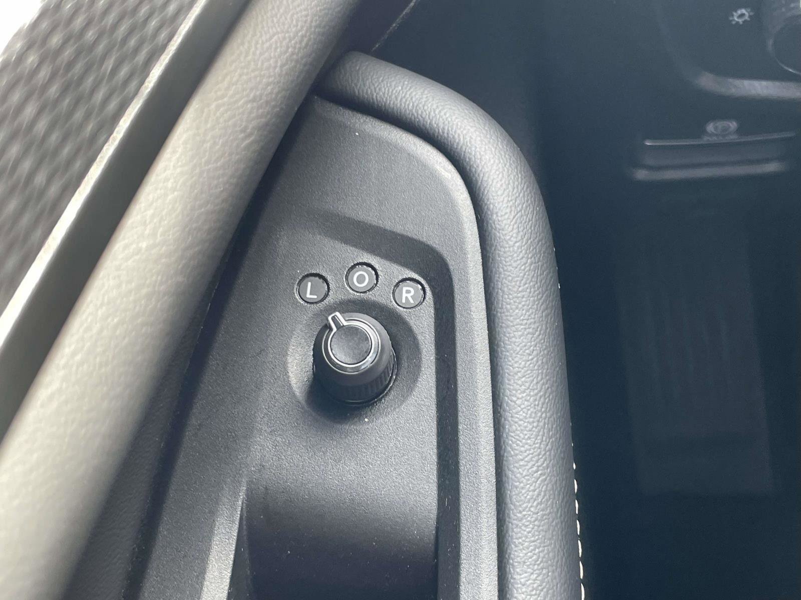 Used 2024 Jeep Grand Cherokee Laredo w/ MOPAR Finishing Package image 8