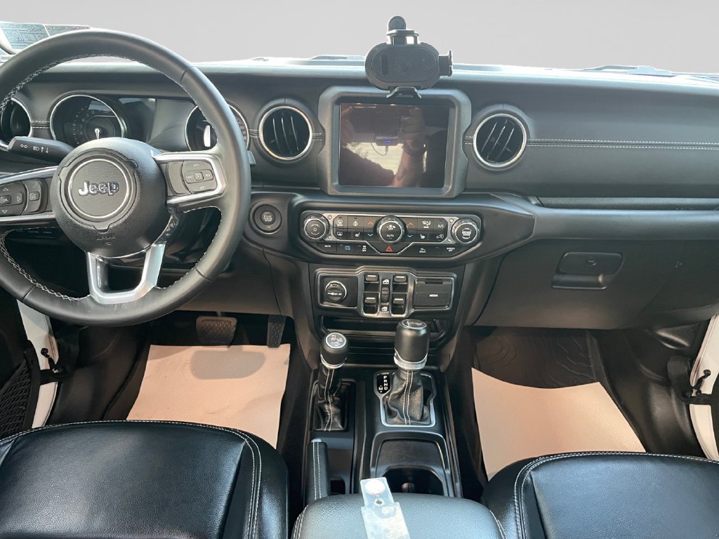 Used 2023 Jeep Wrangler Unlimited Sahara w/ Cold Weather Group AWD/4WD image 20