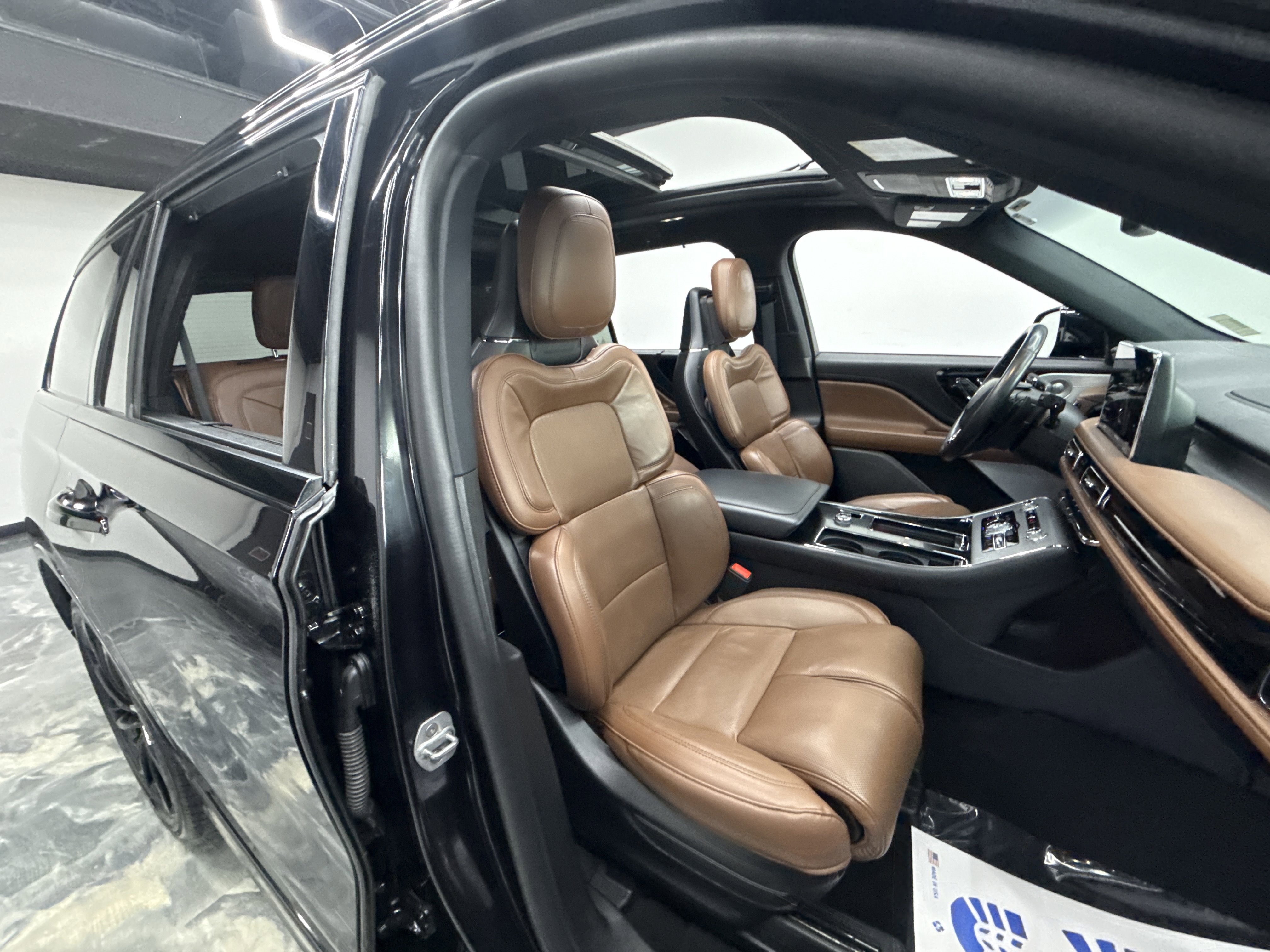 Used 2023 Lincoln Aviator Reserve w/ Equipment Group 201A image 22