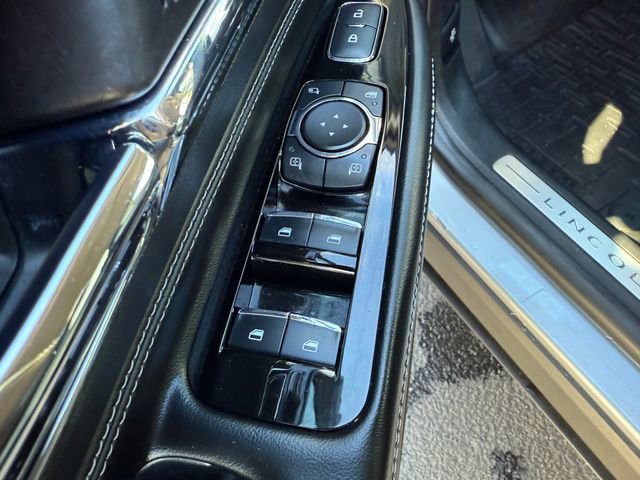 Used 2023 Lincoln Corsair AWD w/ Equipment Group 101A image 15