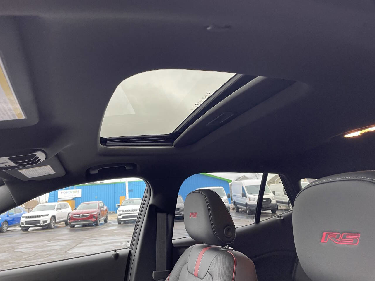 Used 2025 Chevrolet Trax RS w/ Sunroof Package image 11