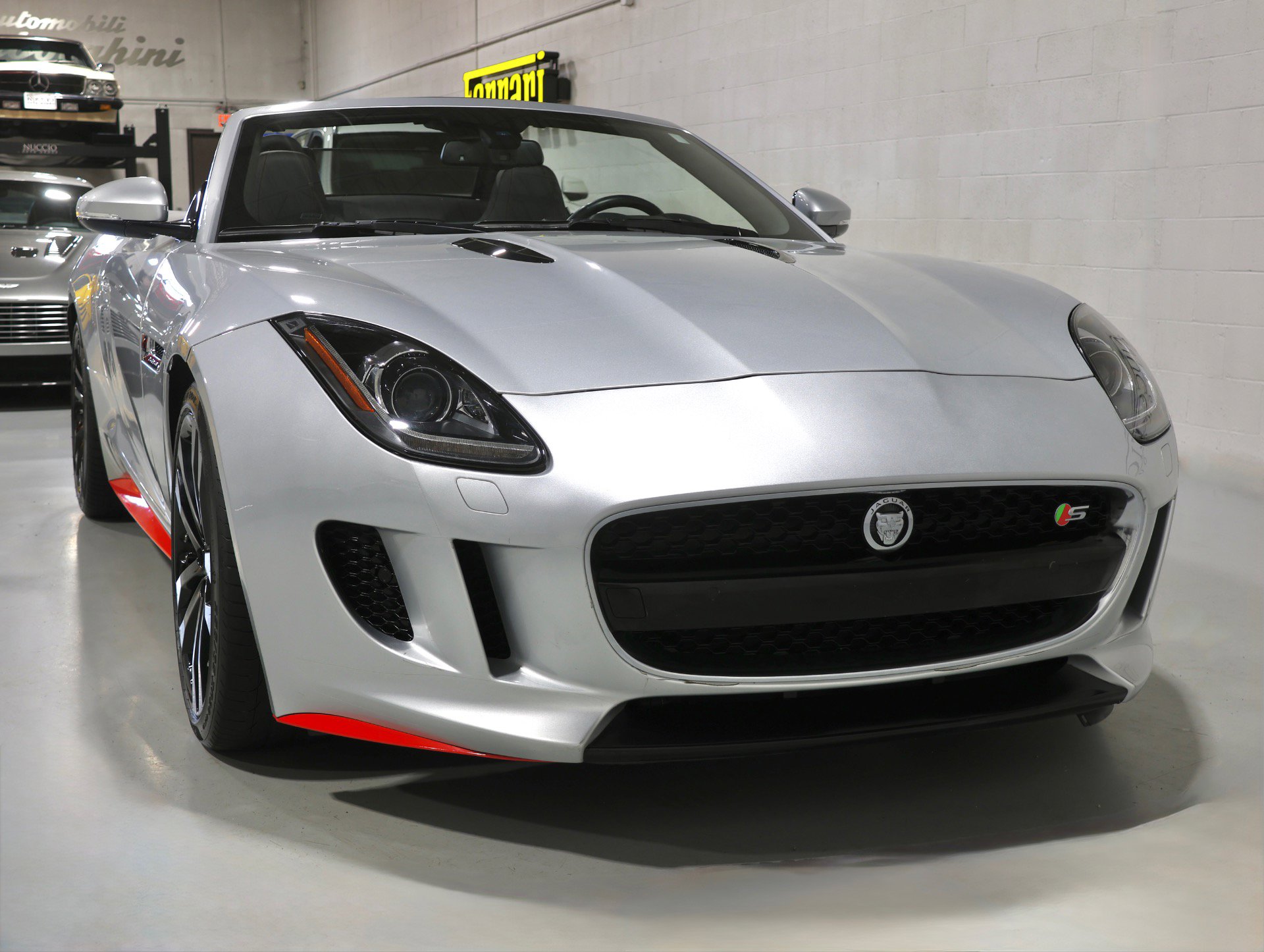Used 2014 Jaguar F-TYPE S image 40