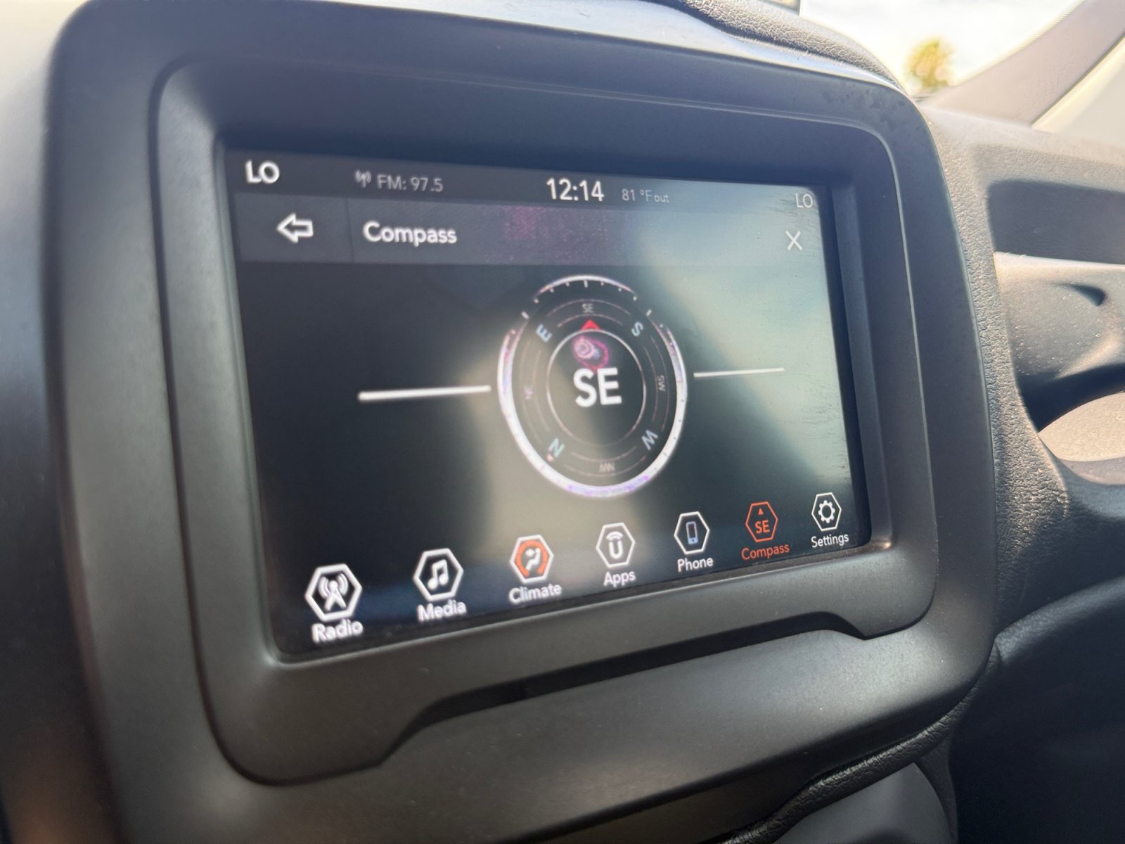 Used 2019 Jeep Renegade Latitude FWD image 21