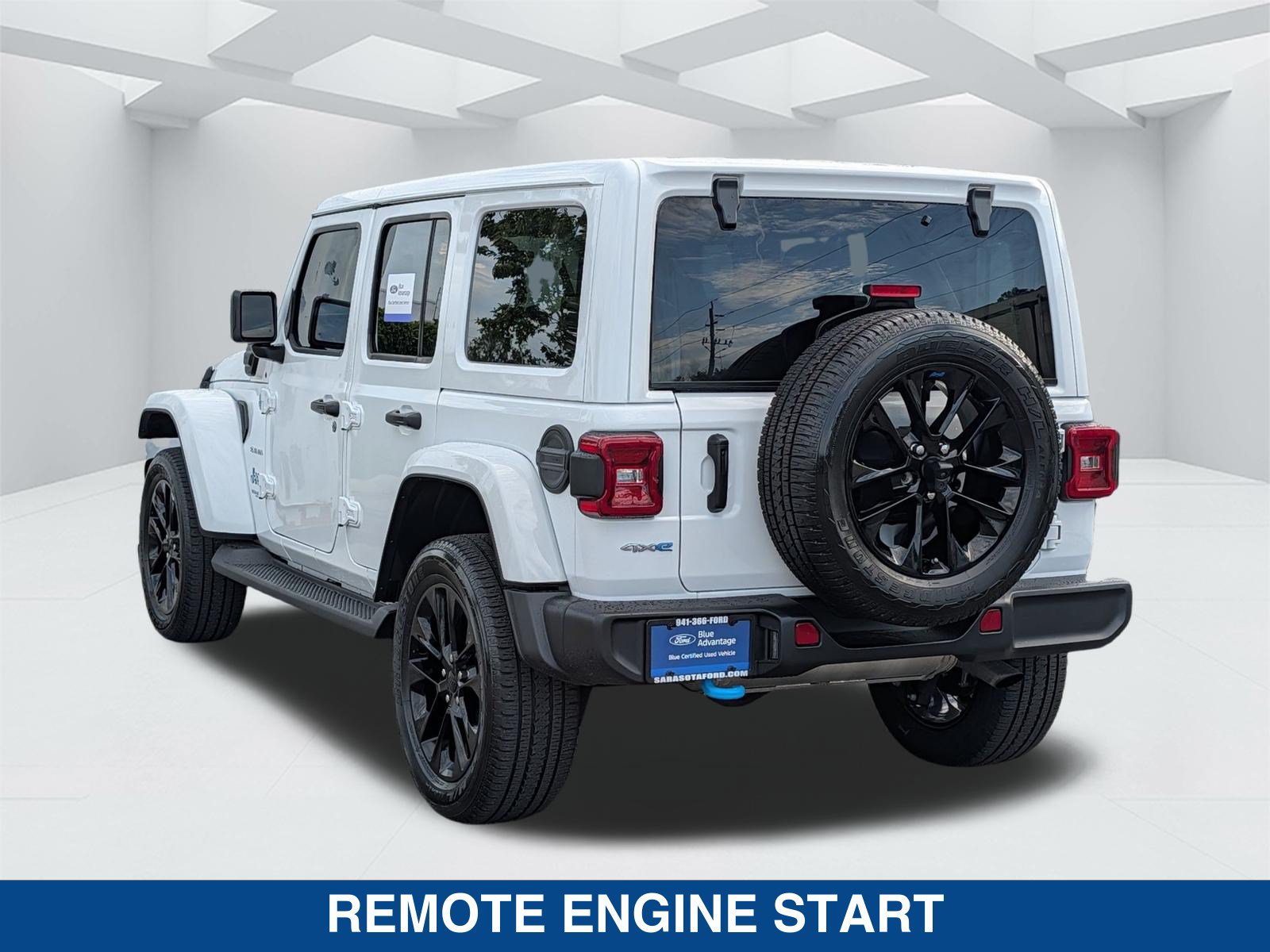 Used 2022 Jeep Wrangler Unlimited Sahara w/ Cold Weather Group AWD/4WD image 7