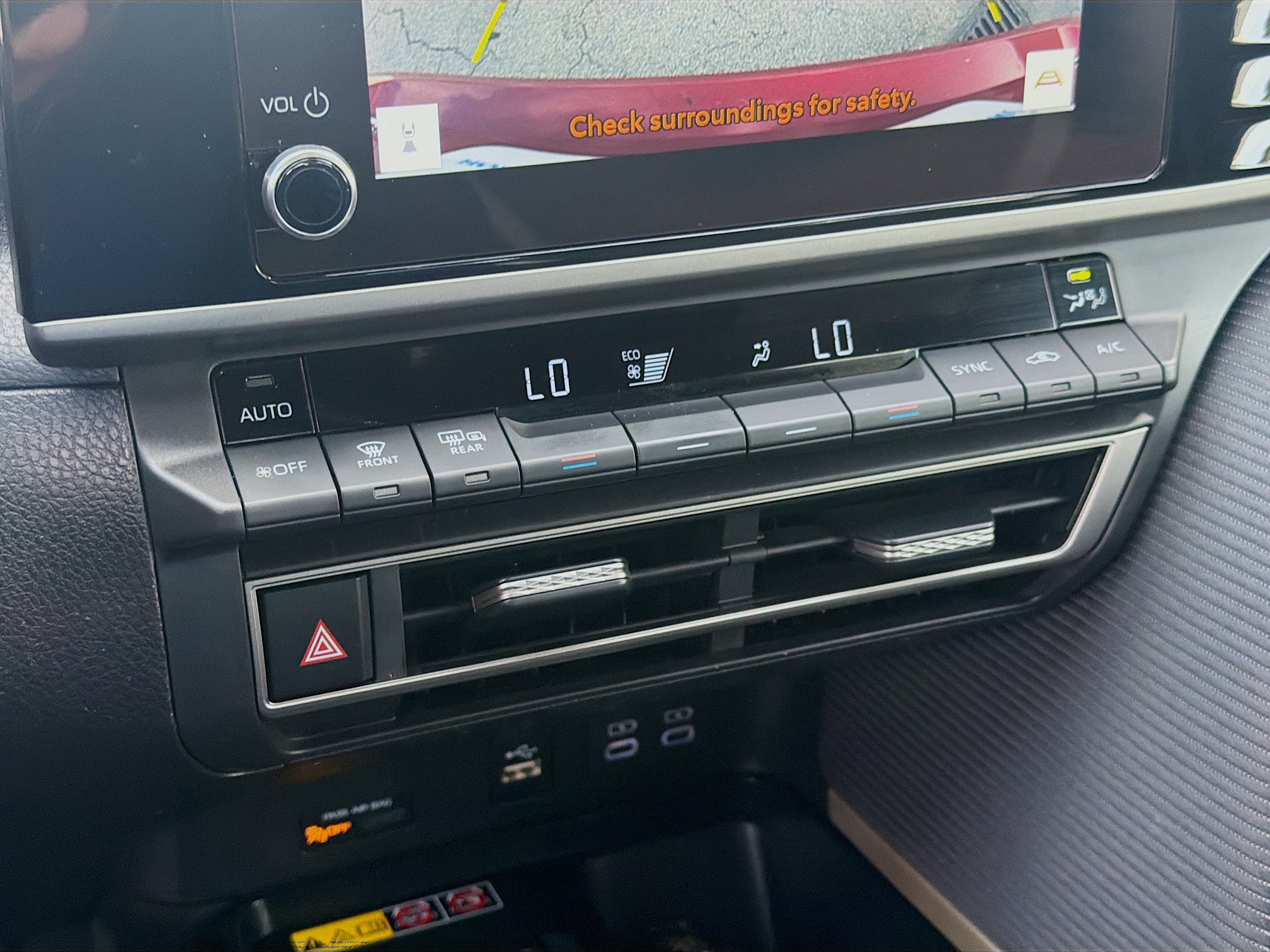 Used 2025 Toyota Camry SE FWD image 14