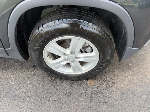 Used 2020 Chevrolet Trax LS w/ Tint and Cruise Package AWD/4WD image 40