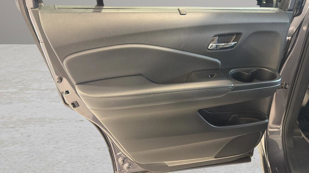 Used 2022 Honda Pilot Touring image 14