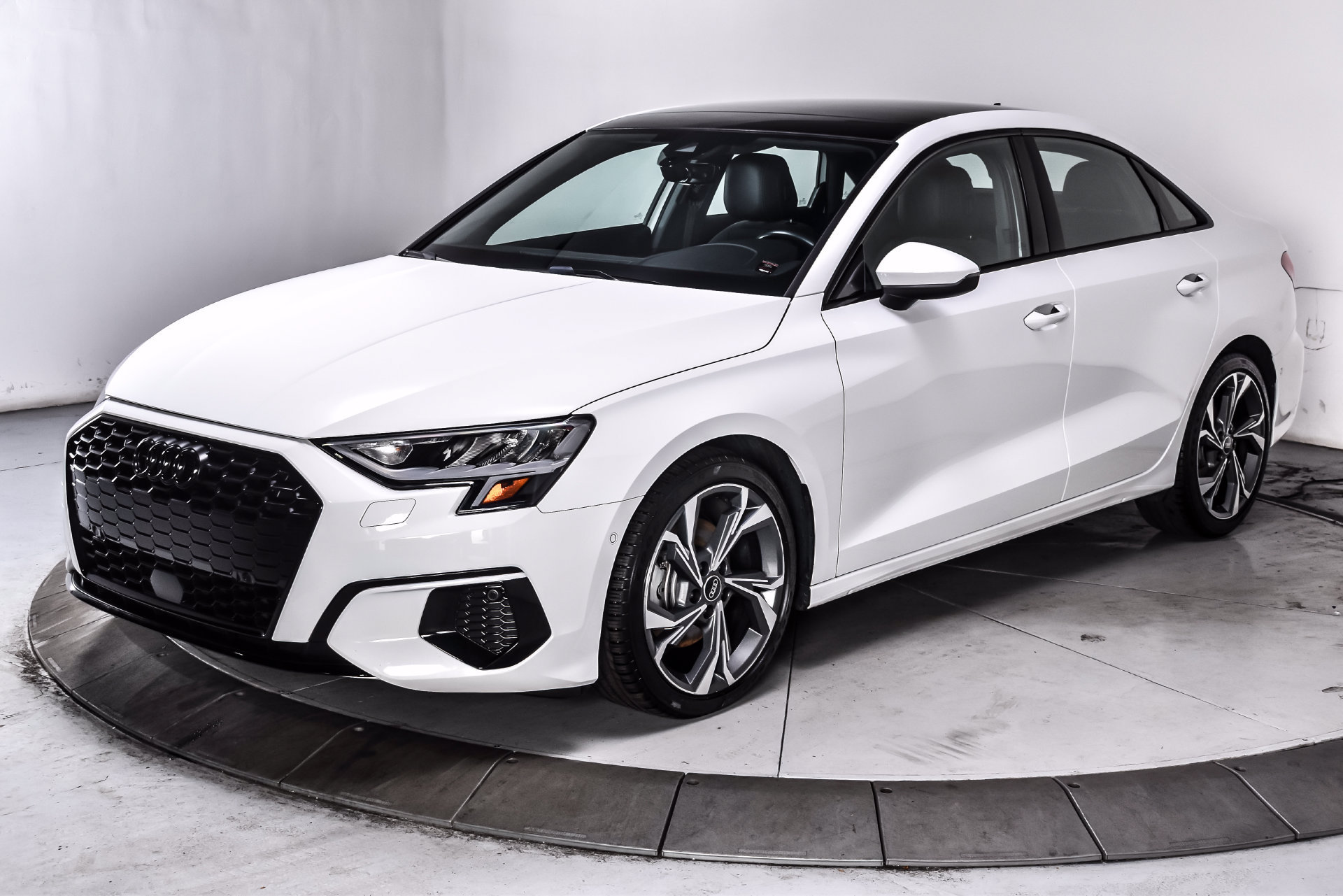 Used 2022 Audi A3 2.0T Premium FWD image 3