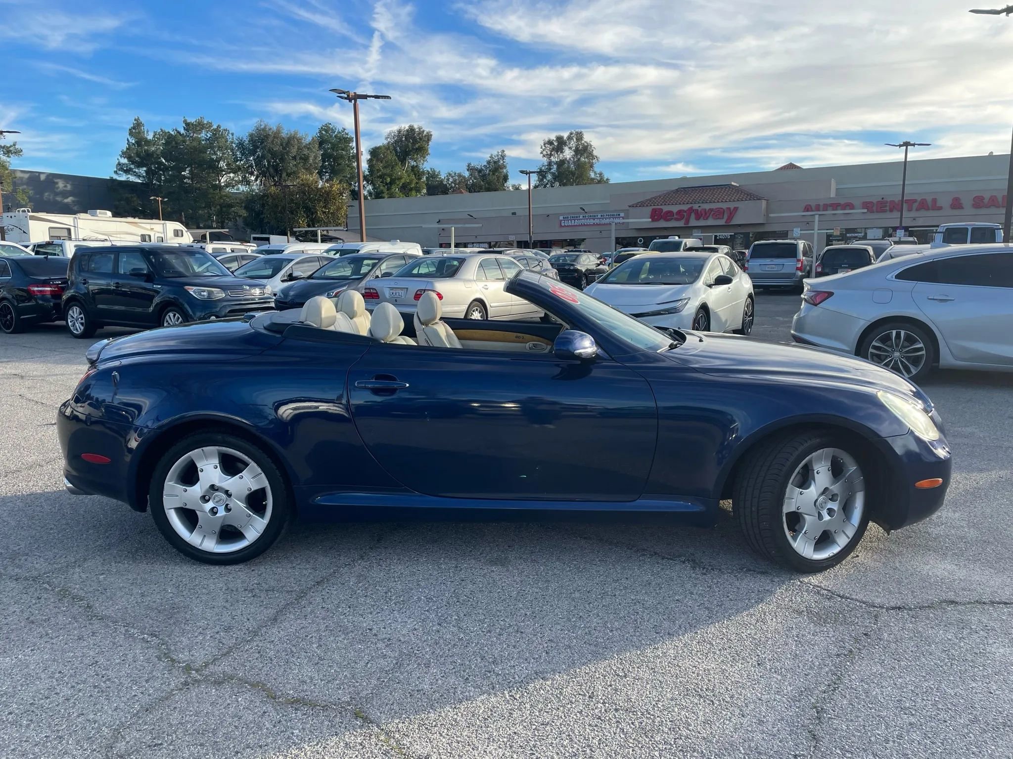 Used 2005 Lexus SC 430 Convertible image 2