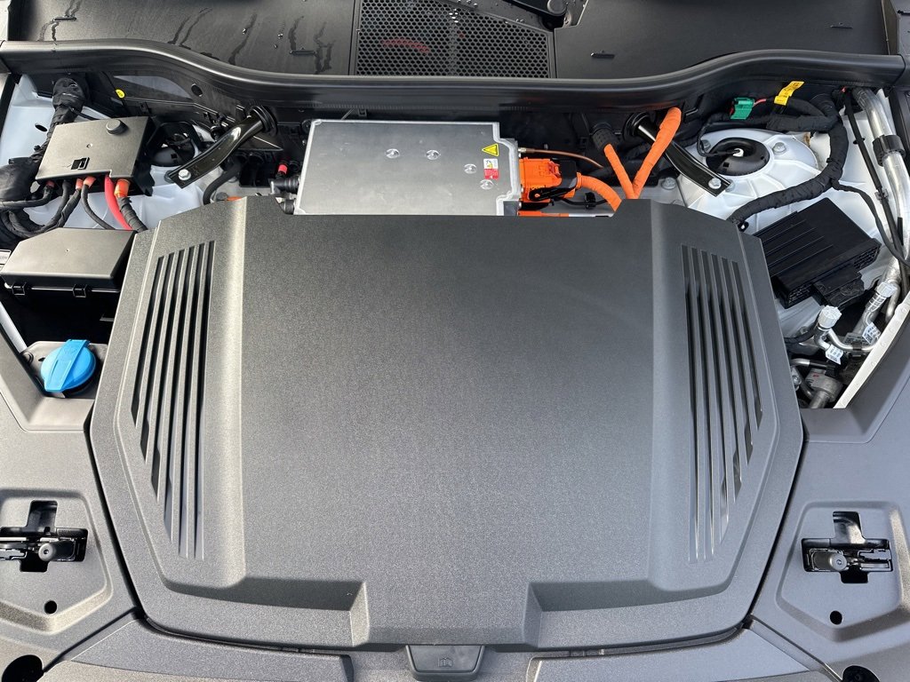 Used 2024 Audi Q8 e-tron Prestige image 71