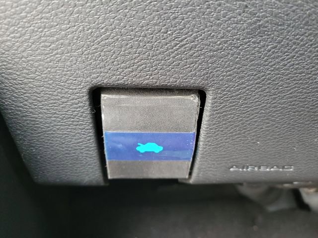 Used 2025 Chrysler Voyager LX image 29