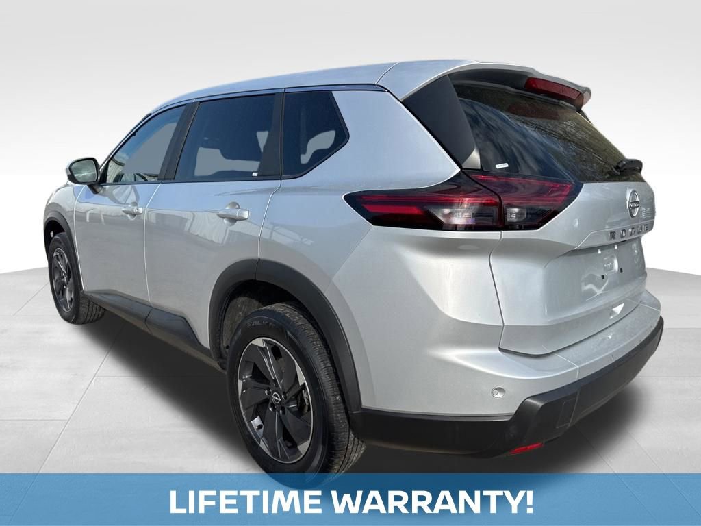 Used 2025 Nissan Rogue SV image 4