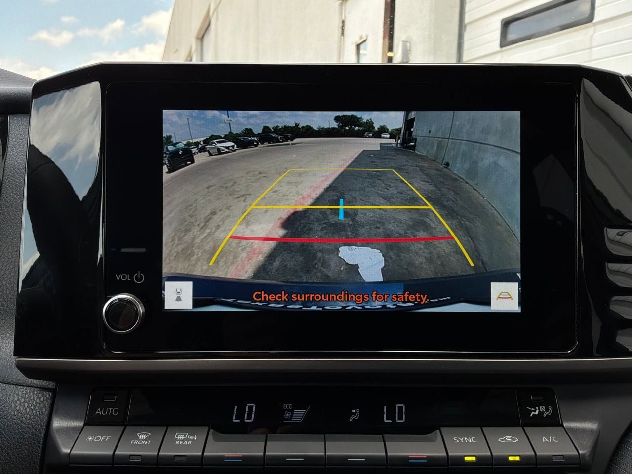 Used 2025 Toyota Camry SE FWD image 31