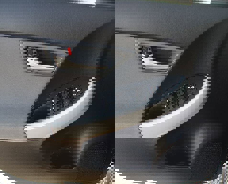 Used 2012 Toyota Prius Three image 18