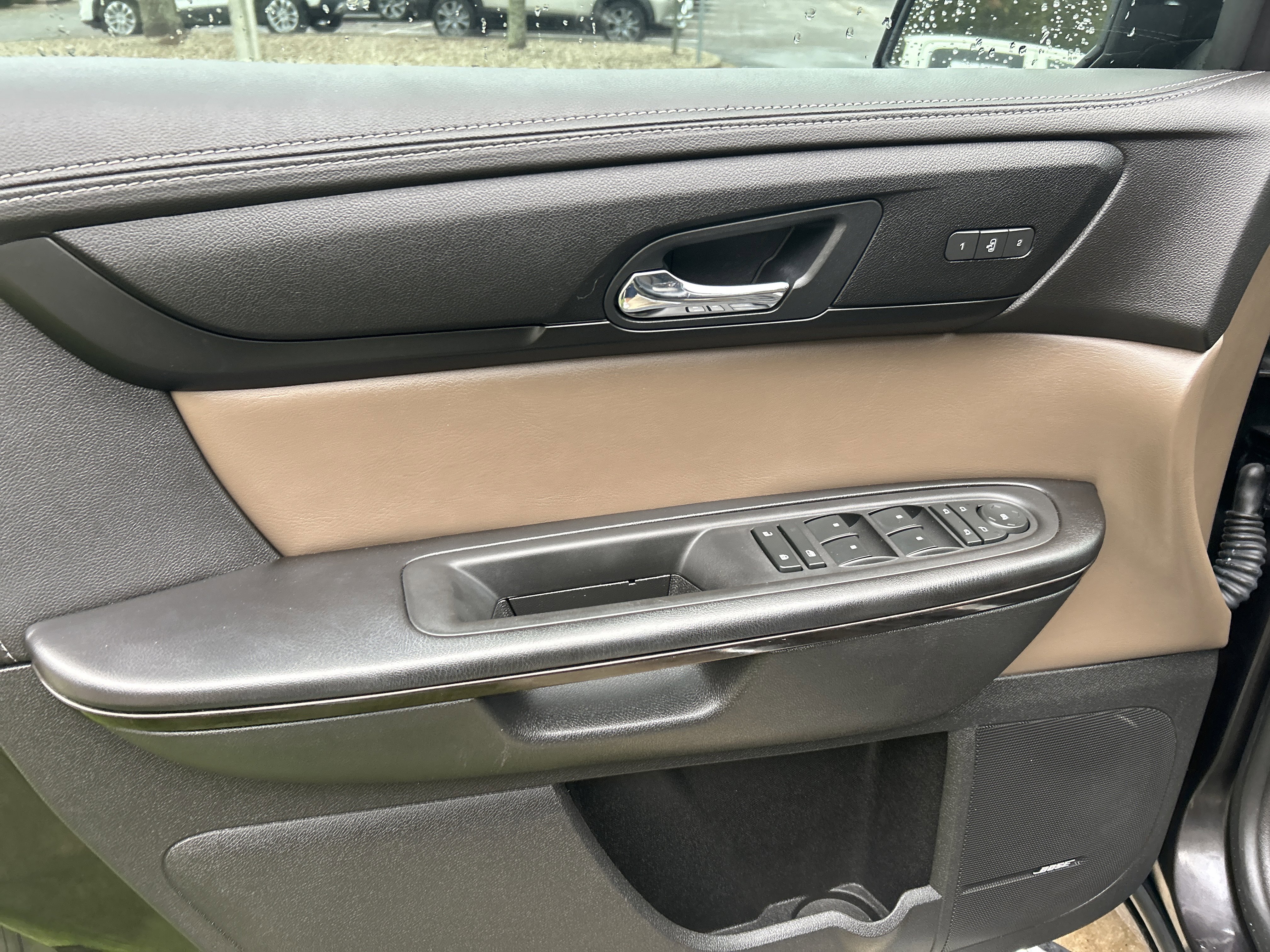 Used 2017 GMC Acadia Limited SLT image 16