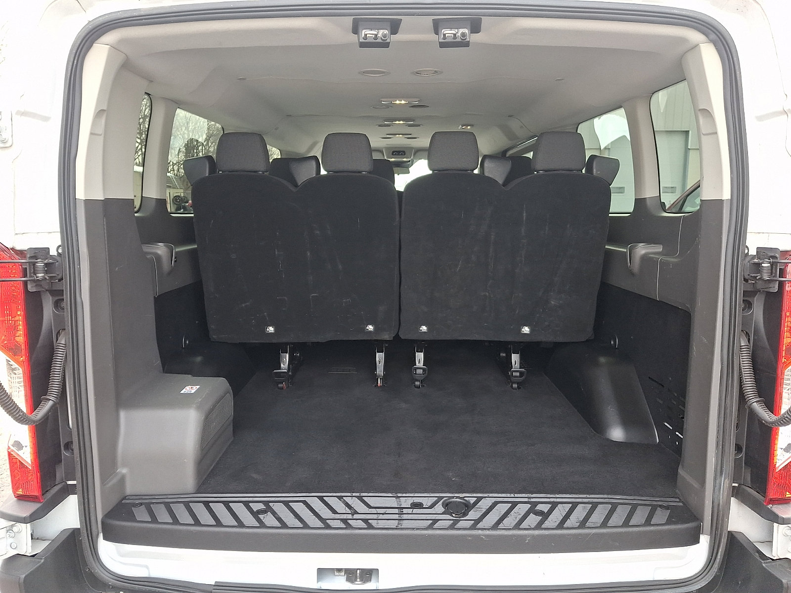 Used 2023 Ford Transit 350 XLT image 34