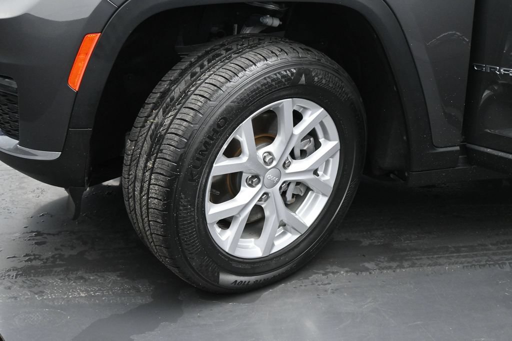 Used 2023 Jeep Grand Cherokee L Limited RWD image 24
