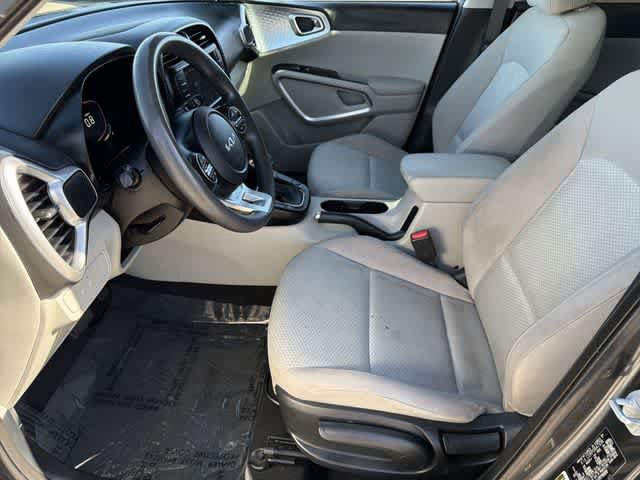 Used 2023 Kia Soul LX w/ LX Technology Package FWD image 13