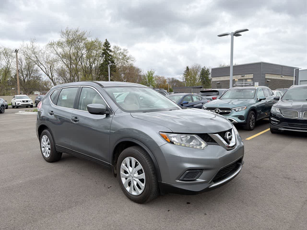 Used 2016 Nissan Rogue S FWD image 15