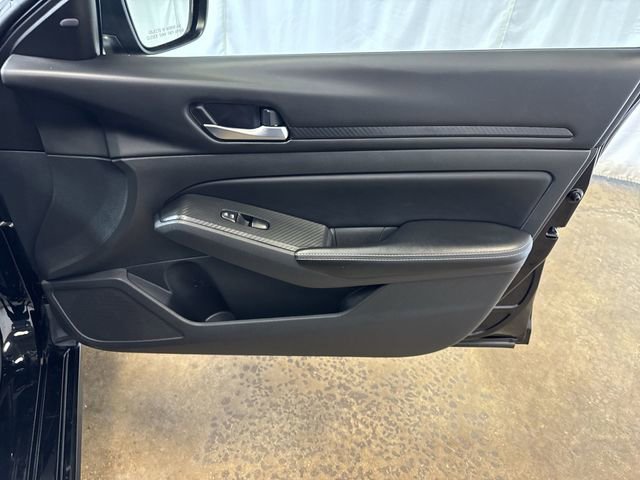 Used 2024 Nissan Altima 2.5 SV image 24