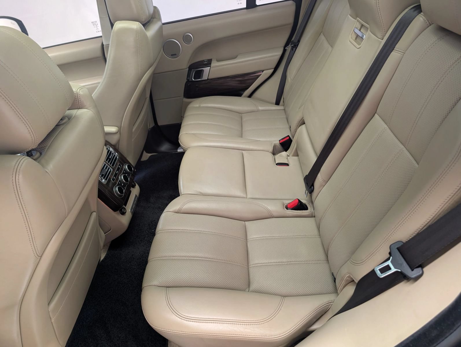 Used 2014 Land Rover Range Rover HSE AWD/4WD image 25