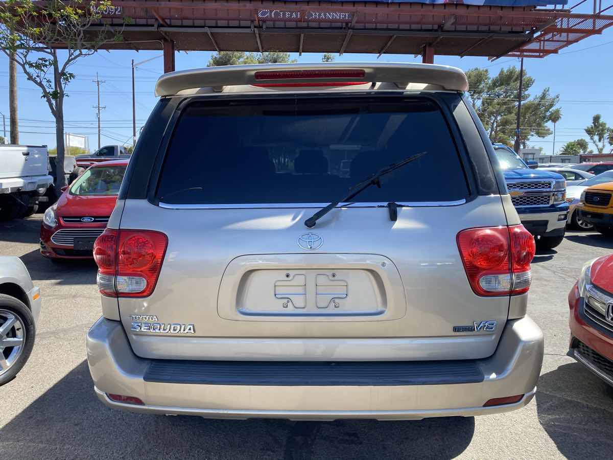 Used 2005 Toyota Sequoia SR5 RWD image 10