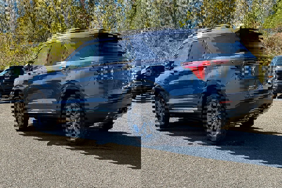 New 2025 Ford Explorer Active w/ Active Comfort Package image 5