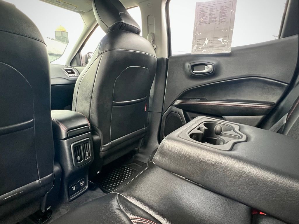 Used 2018 Jeep Compass Trailhawk AWD/4WD image 19