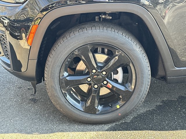 New 2026 Jeep Grand Cherokee Limited w/ Limited Altitude Package AWD/4WD image 13