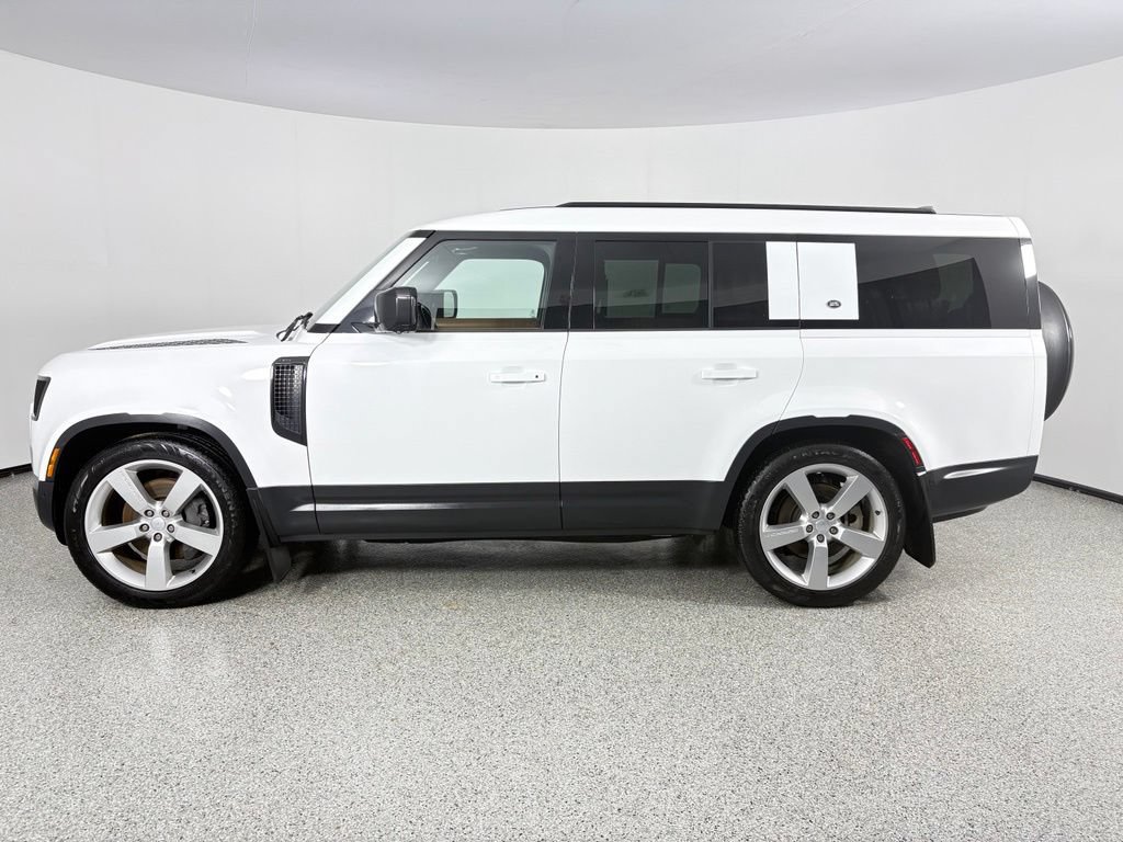 Used 2023 Land Rover Defender 130 SE AWD/4WD image 2