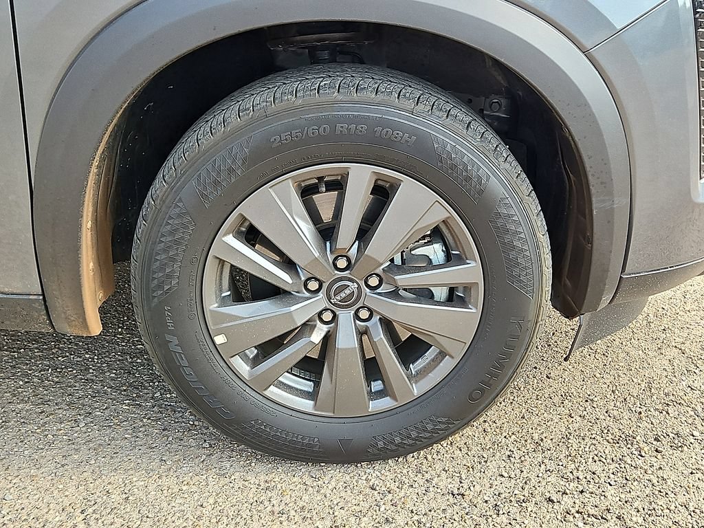Used 2026 Nissan Pathfinder SV FWD image 5