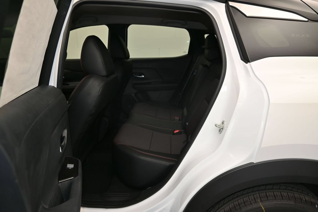New 2026 Nissan Kicks SR w/ Cold Weather Package FWD image 21