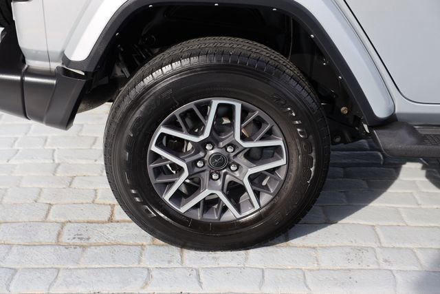 Used 2024 Jeep Wrangler Sahara image 44