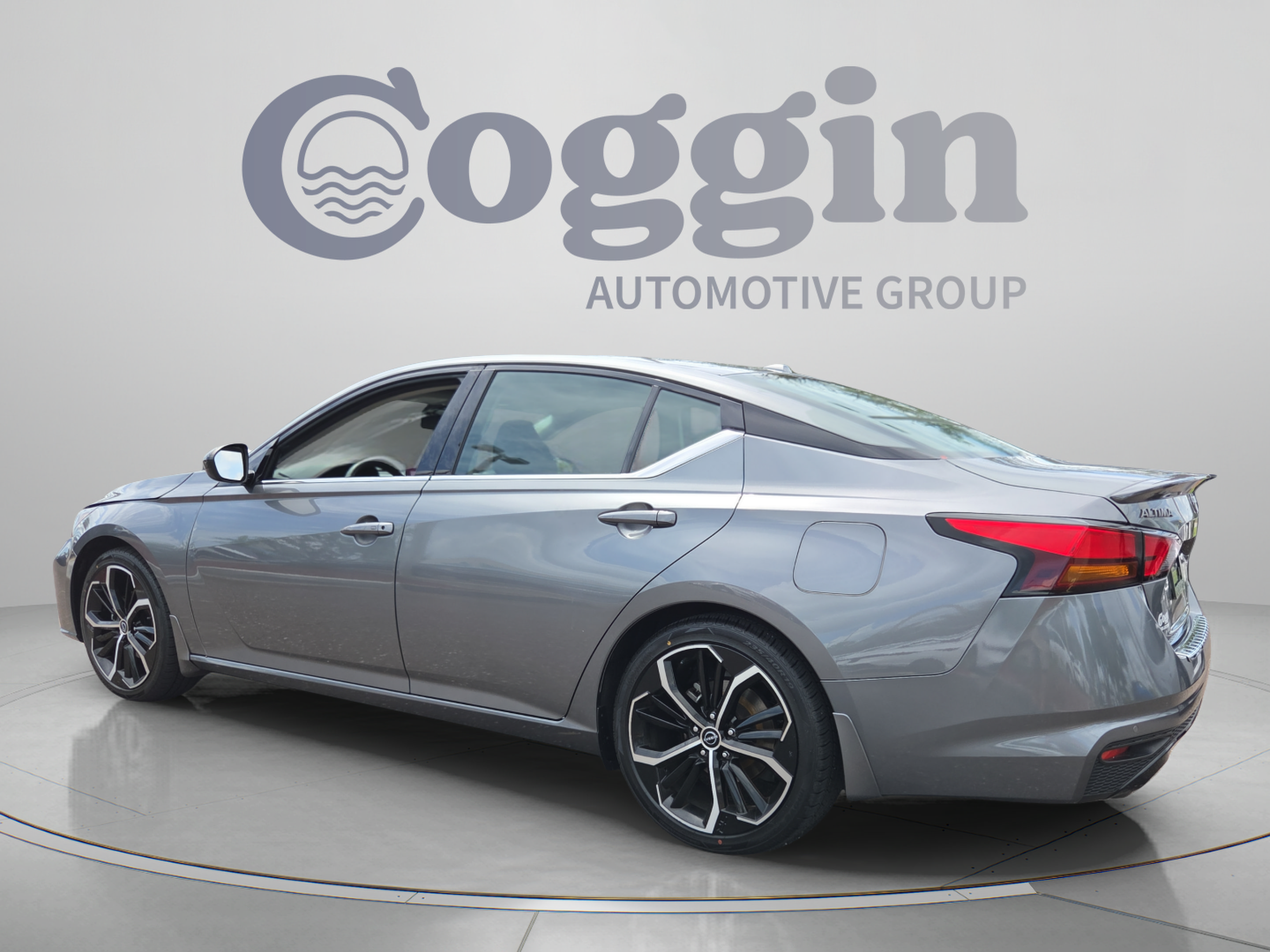 Used 2023 Nissan Altima 2.5 SR FWD image 3