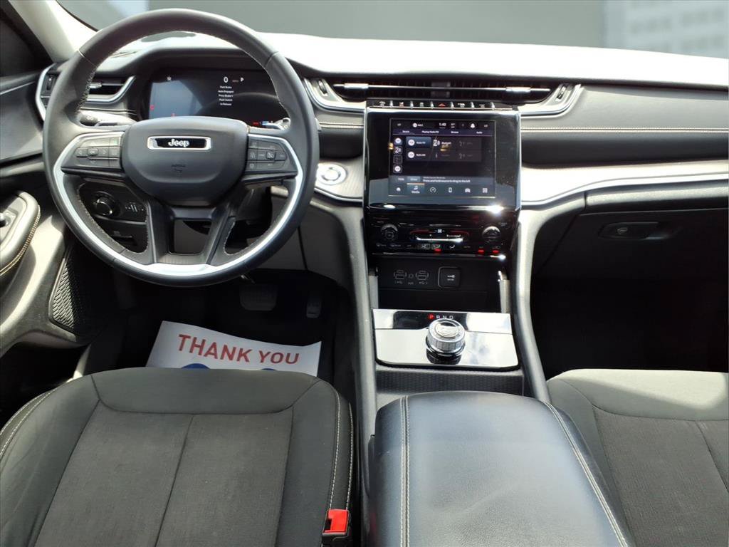 Used 2023 Jeep Grand Cherokee Laredo AWD/4WD image 20