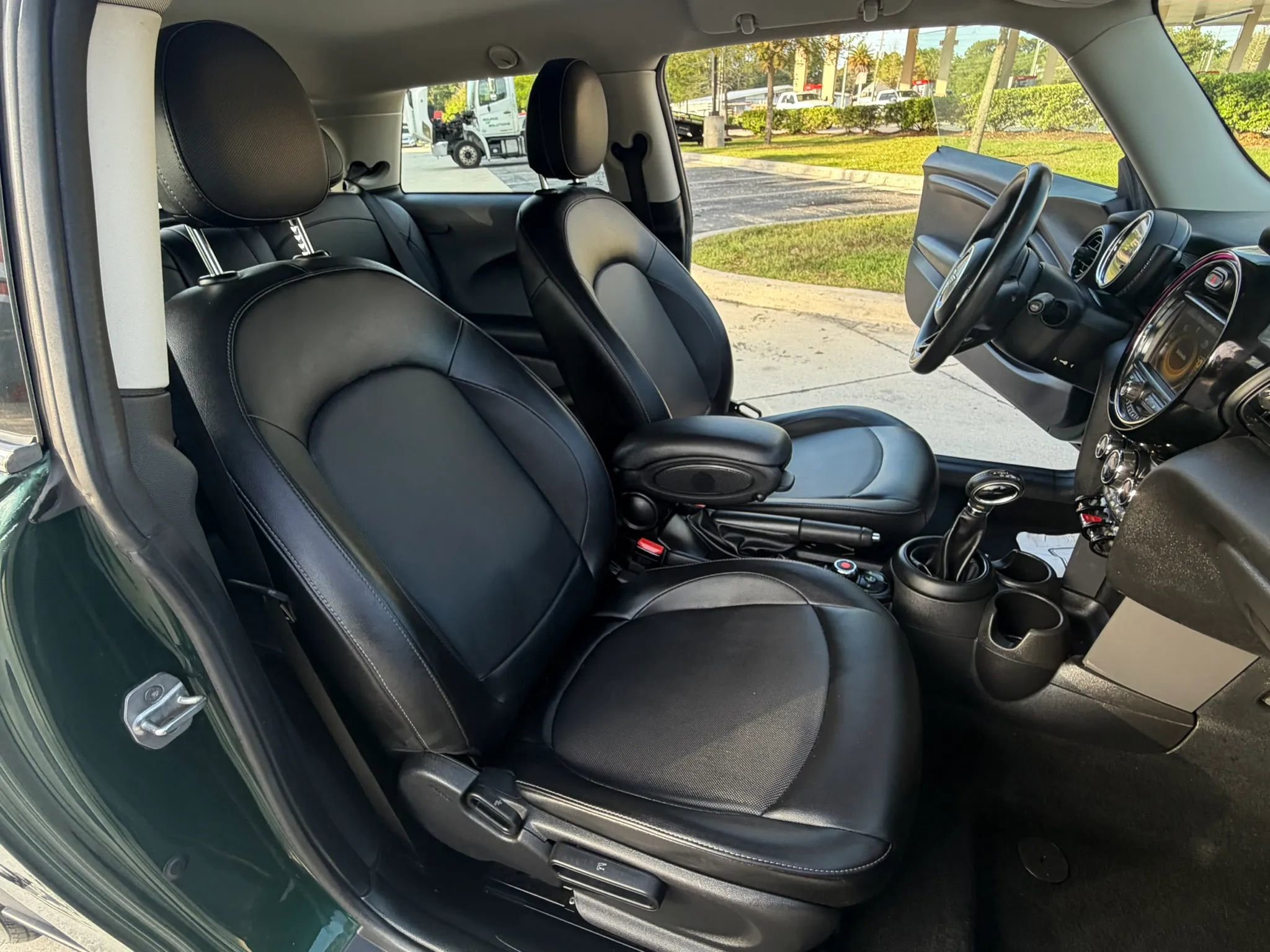 Used 2017 MINI Cooper 2-Door Hardtop image 29