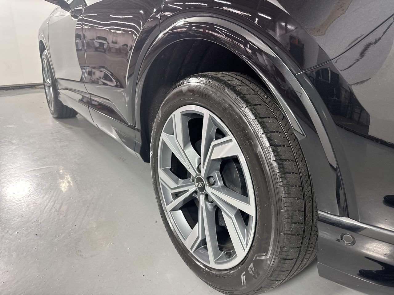 Used 2023 Audi Q4 e-tron Premium Plus w/ Premium Plus AWD/4WD image 3